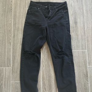 AMERICAN EAGLE MOM JEANS